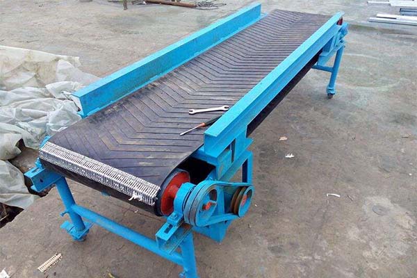 皮帶輸送機(jī)